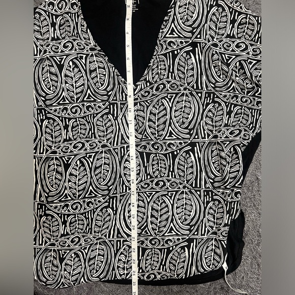 Loft Black & White Patterned Blouse! - Picture 10 of 13